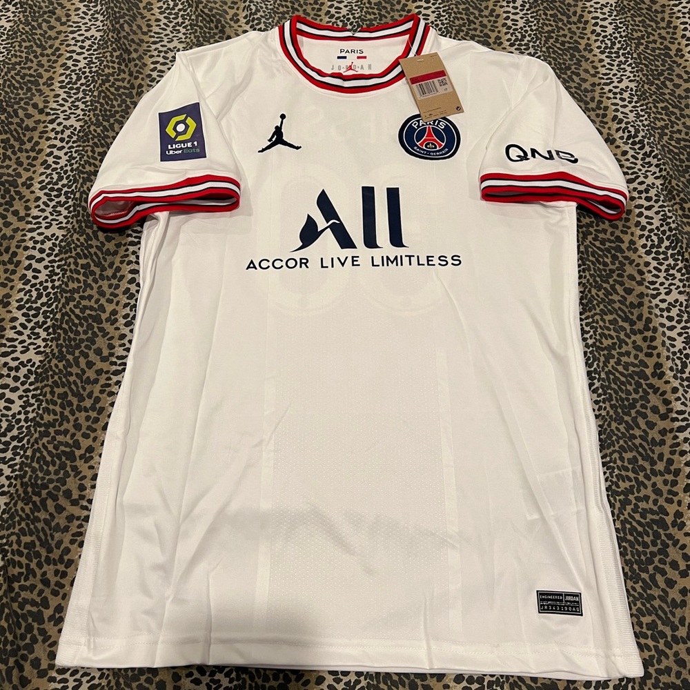 Lionel Messi white soccer Jersey M